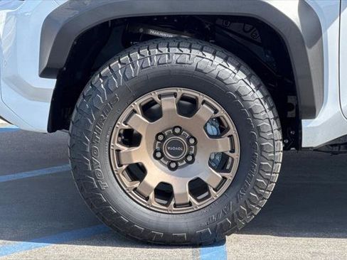 Certified 2025 Toyota 4Runner Trailhunter image 34