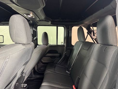 Used 2021 Jeep Wrangler Unlimited Sahara AWD/4WD image 31