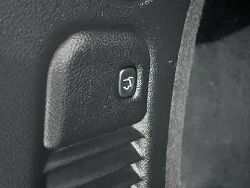 Used 2024 Dodge Durango GT RWD image 7