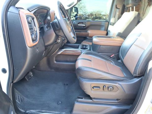 Used 2020 Chevrolet Silverado 2500 High Country w/ Z71 Off-Road Package AWD/4WD image 14