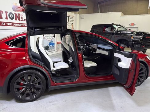 Used 2023 Tesla Model X Plaid AWD/4WD image 5
