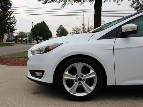 Used 2015 Ford Focus SE w/ Equipment Group 201A FWD image 42