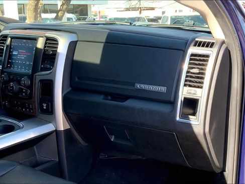 Used 2018 RAM 1500 Laramie w/ Convenience Group image 19