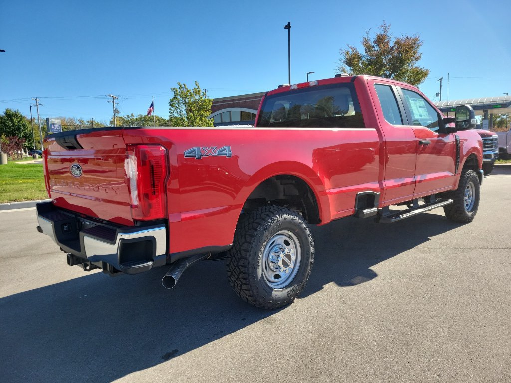 New 2027 Ford F350 XL w/ XL Off-Road 33" Tire Package AWD/4WD image 4