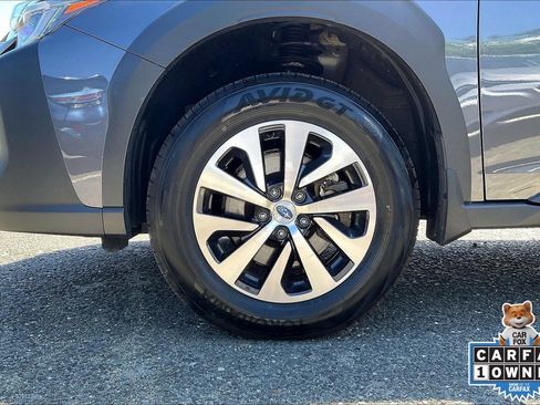 Used 2025 Subaru Outback Premium AWD/4WD image 11