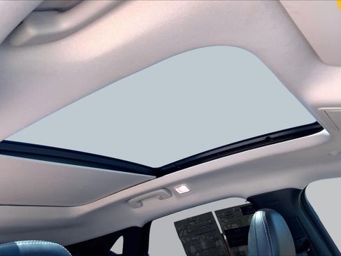Certified 2025 Ford Escape Platinum AWD/4WD image 14