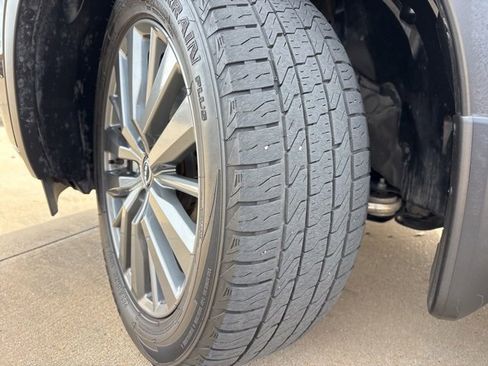 Used 2022 Nissan Pathfinder SL w/ SL Premium Package image 22