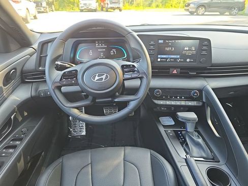 New 2026 Hyundai Elantra SEL Sport FWD image 16