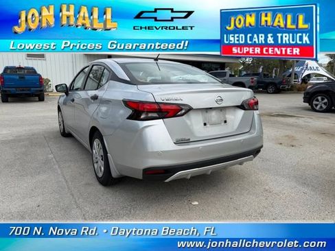 Used 2020 Nissan Versa S image 5