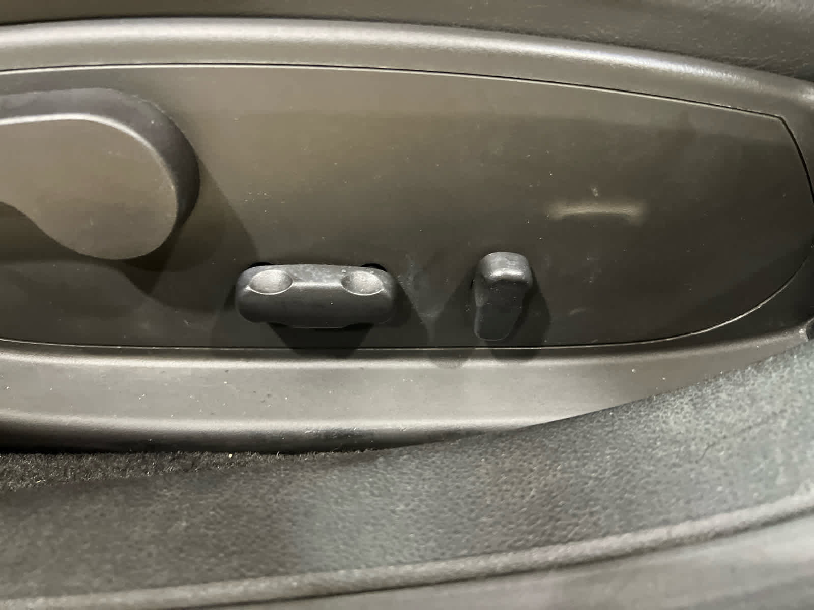 Used 2013 Chevrolet Impala LTZ FWD image 17