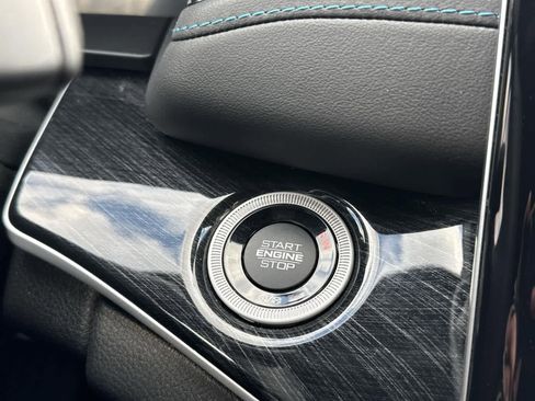 Used 2023 Jeep Grand Cherokee Trailhawk image 32