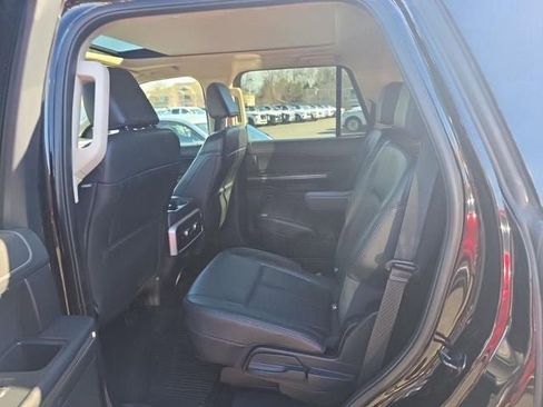 Used 2022 Ford Expedition XLT image 7