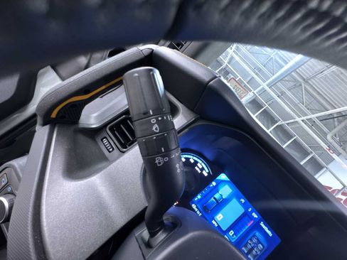 Used 2024 Ford Bronco Badlands image 18