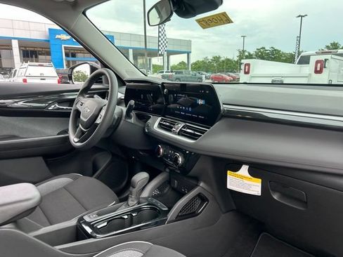 New 2026 Chevrolet TrailBlazer LT w/ Midnight Edition FWD image 30