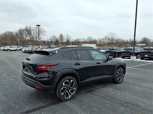 New 2026 Chevrolet Trax RS w/ Sunroof Package image 3