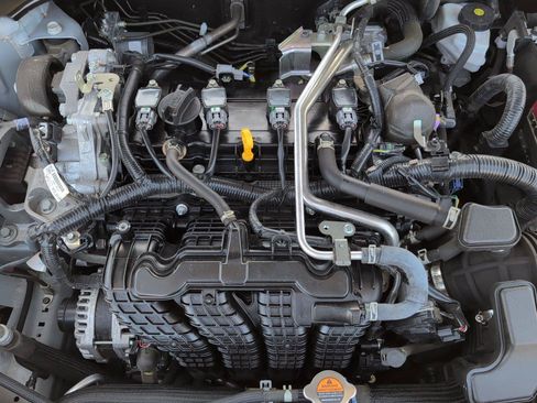 Used 2024 Nissan Altima 2.5 SV FWD image 29
