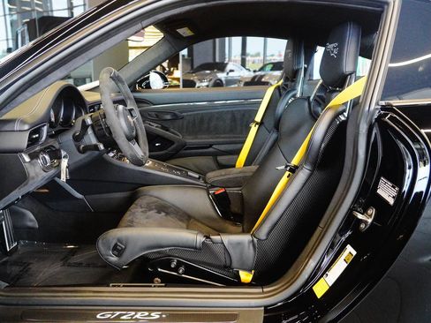 Used 2018 Porsche 911 GT2 RS w/ Weissach Package RWD image 14