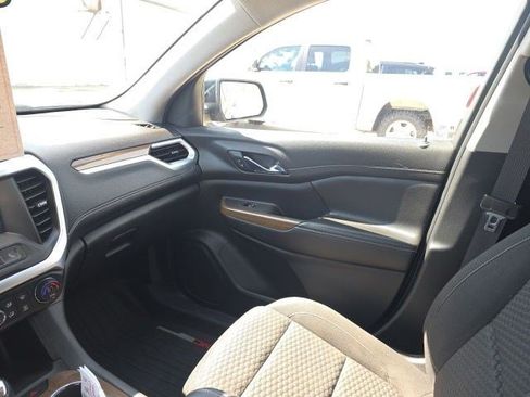 Used 2019 GMC Acadia SLE w/ LPO, Floor Liner Package AWD/4WD image 24