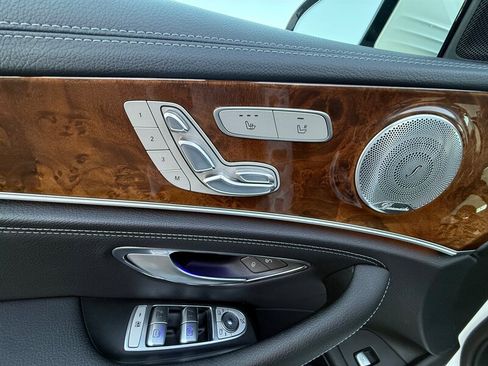 Used 2018 Mercedes-Benz E 300 image 17