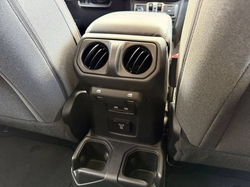 Used 2025 Jeep Wrangler Unlimited Sahara AWD/4WD image 23