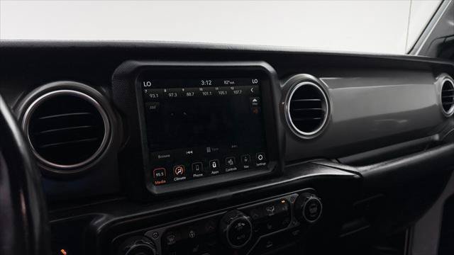 Used 2023 Jeep Wrangler Unlimited Sahara w/ Cold Weather Group AWD/4WD image 29