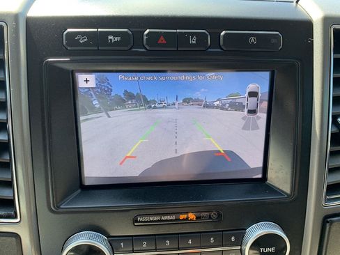 Used 2018 Ford Expedition Max XLT w/ Equipment Group 202A AWD/4WD image 25