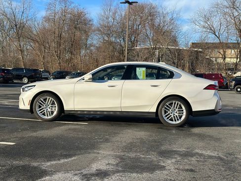 Certified 2025 BMW 530i xDrive w/ Premium Package image 3