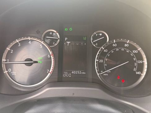 Used 2020 Lexus GX 460 Luxury w/ Accessory Package AWD/4WD image 16