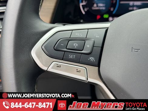 Used 2025 Volkswagen Atlas SE image 22