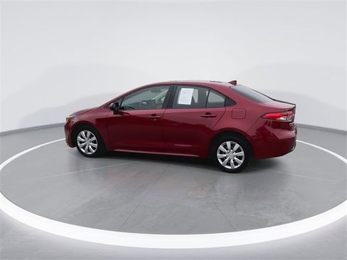 Used 2022 Toyota Corolla LE image 7