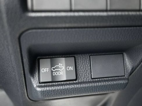 Used 2025 Toyota Tacoma SR5 RWD image 28