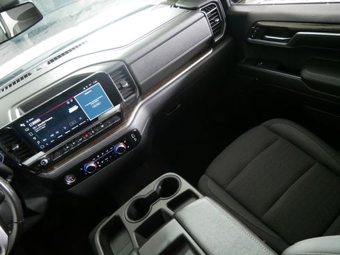Used 2022 GMC Sierra 1500 SLE AWD/4WD image 11