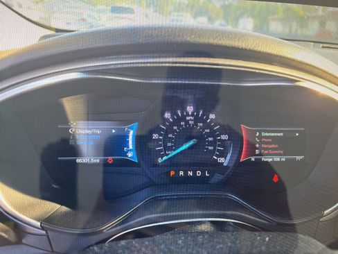 Used 2020 Ford Fusion SE image 5