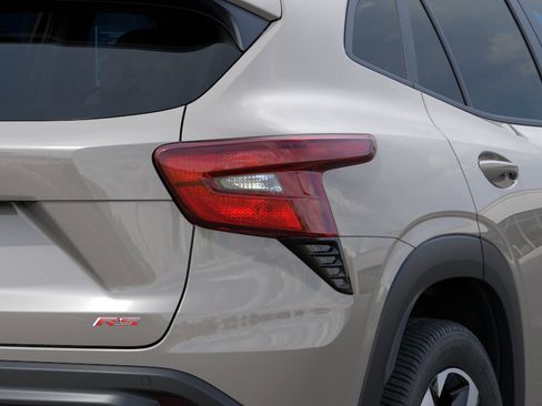 New 2026 Chevrolet Trax RS w/ Sunroof Package FWD image 11