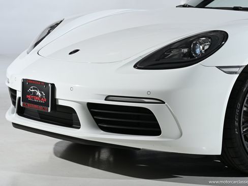 Used 2018 Porsche 718 Cayman S RWD image 13