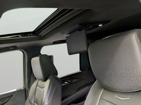 Used 2016 Cadillac Escalade Platinum image 27