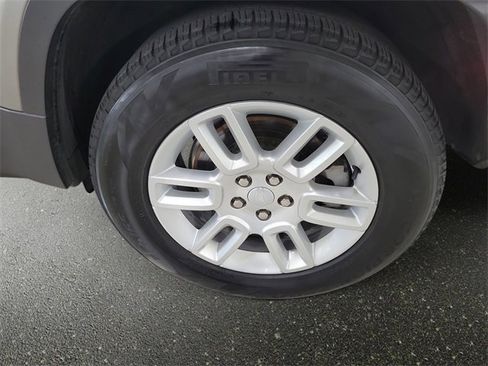 Certified 2024 Land Rover Defender 110 S image 11