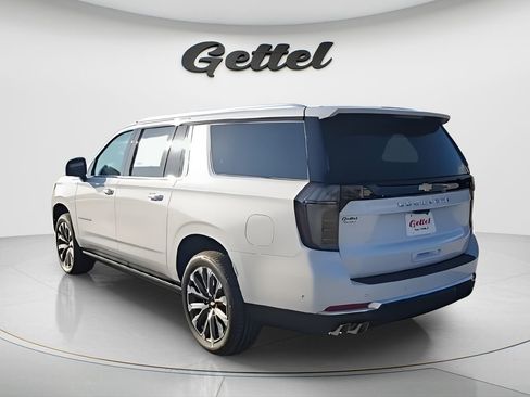 New 2026 Chevrolet Suburban High Country image 6