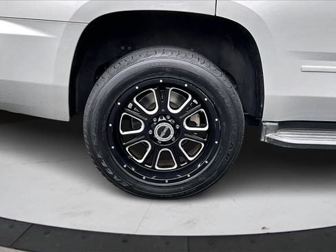 Used 2016 Chevrolet Tahoe LS w/ All-Season Package image 34