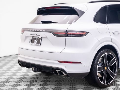 Certified 2023 Porsche Cayenne Turbo AWD/4WD image 33
