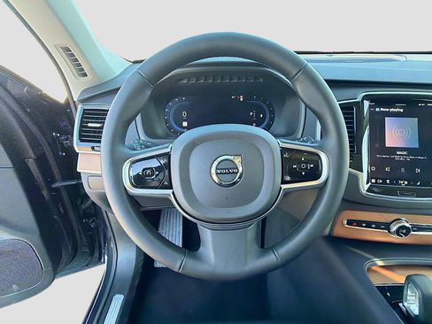 Used 2025 Volvo XC90 B5 Plus w/ Protection Package Premier image 39