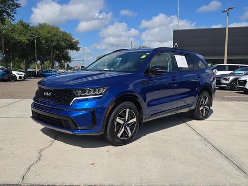 Certified 2022 Kia Sorento S FWD image 4