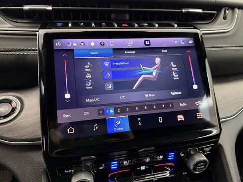 Used 2022 Jeep Grand Cherokee Overland w/ Luxury Tech Group IV image 28