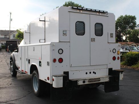 Used 2014 Ford F550 4x4 Regular Cab Super Duty image 4