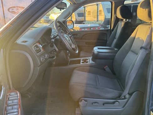 Used 2011 Chevrolet Avalanche LS image 9