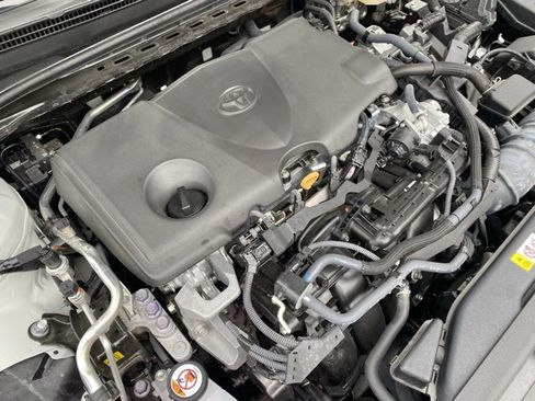 Used 2025 Toyota Camry SE image 10