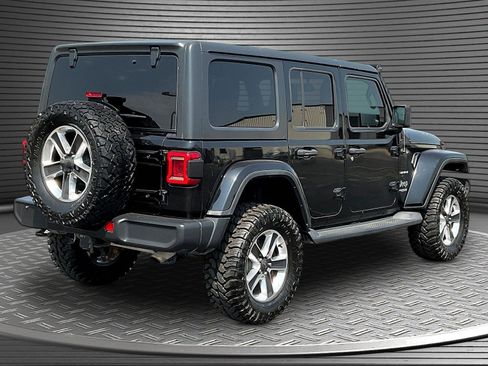 Used 2019 Jeep Wrangler Unlimited Sahara AWD/4WD image 7