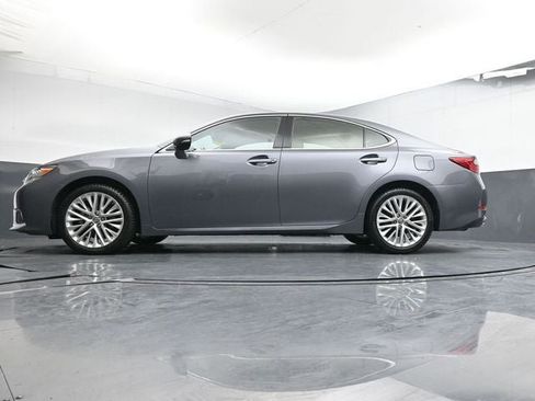 Used 2014 Lexus ES 350 w/ Luxury Package image 32