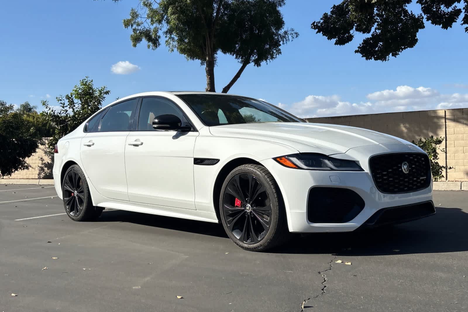 Used 2024 Jaguar XF R-Dynamic SE AWD/4WD image 10