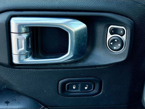 Used 2021 Jeep Gladiator Rubicon image 19